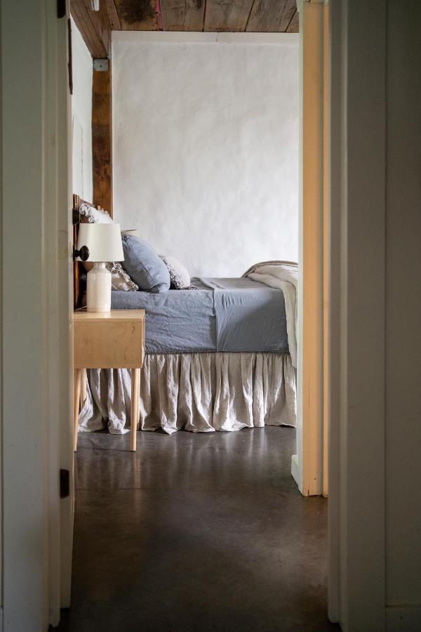 Owl'S Nest Suites Carrying Place Exteriör bild